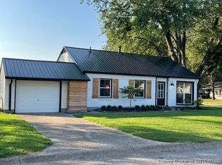 901 Springdale Dr, Jeffersonville, IN 47130
