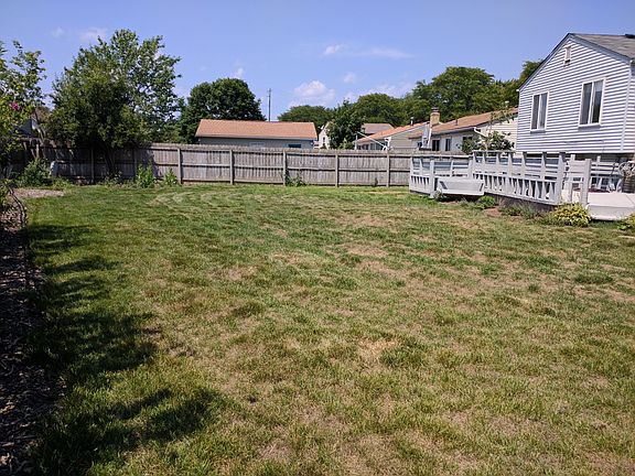 2nd image of 41975 Woodbridge Dr