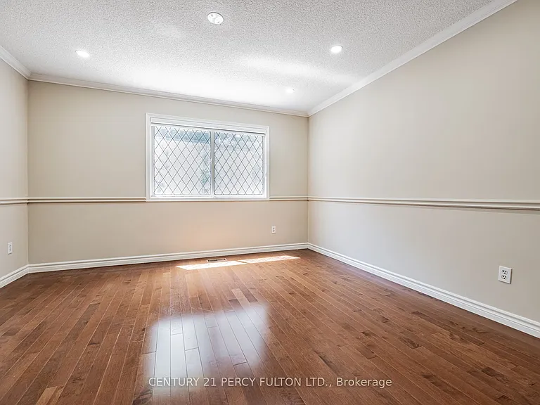 81 Ennisclare Pl — Photo 28