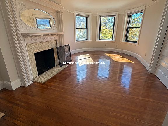2nd image of 9 Ellery St APT 3