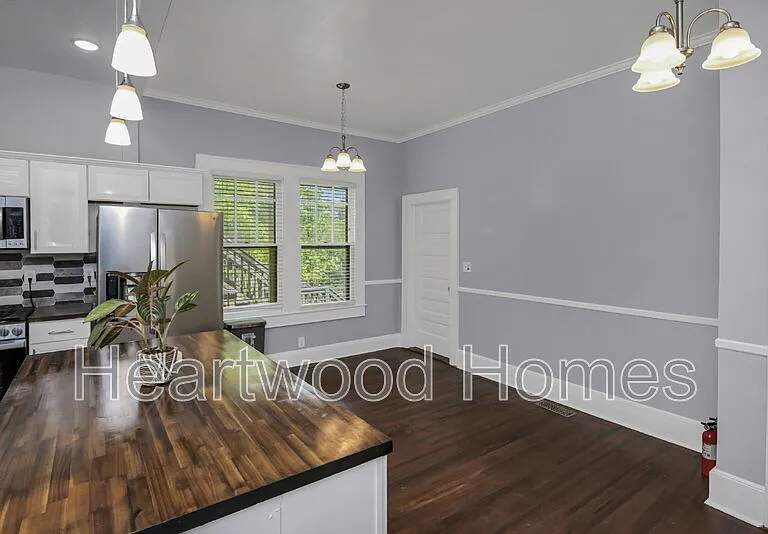 2417 Clark St #B — Photo 17