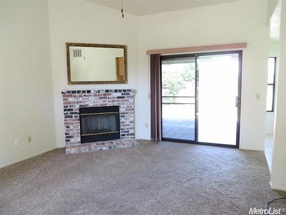 3rd image of 629 Vineyards Ct