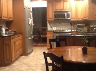 4 Carnegie Dr, Smithtown, NY 11787
