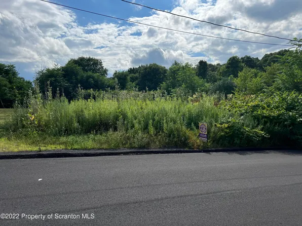 1008 Lucas Dr, Archbald, PA 18403