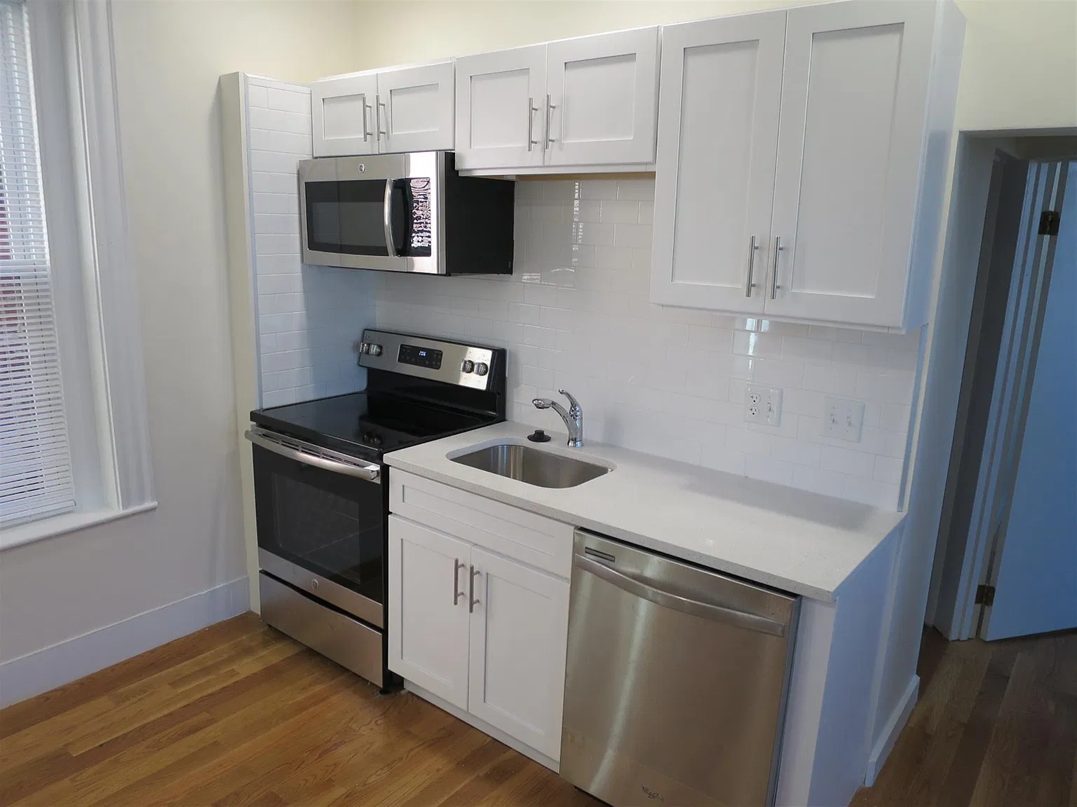 1 bed, 500 sqft, $2,350 — Photo 2