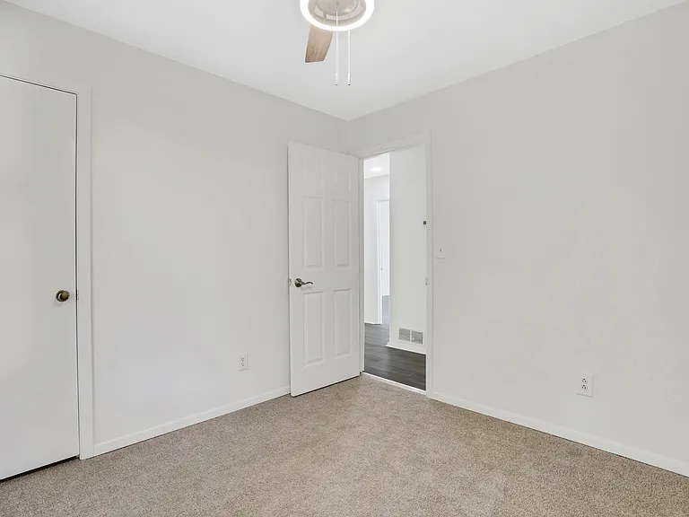 6308 E Windsor Ln — Photo 17