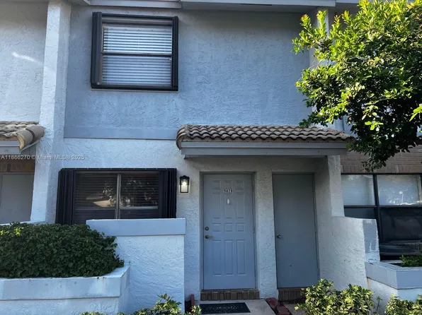 9829 Riverside Dr, Pompano Beach, FL 33071