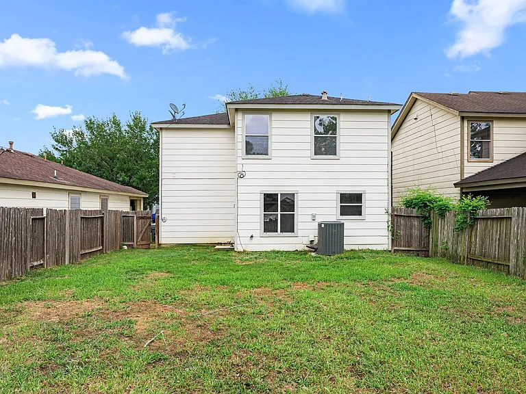 29627 Evergreen Hills Dr — Photo 20
