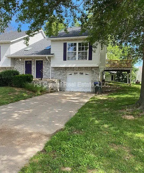 315 Hannah Dr — Photo 1