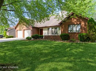 8304 Willow West Dr, Willow Springs, IL 60480