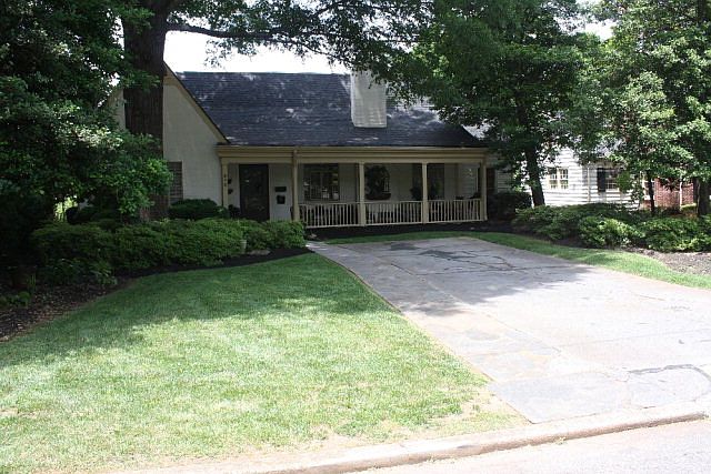 1st image of 212 Thomas Hts