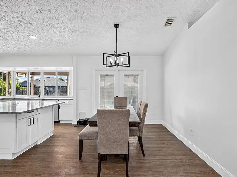 756 SW Ancona Rd — Photo 10