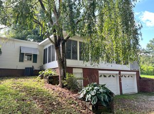 15 Fox Ridge Dr, Hendersonville, NC 28739