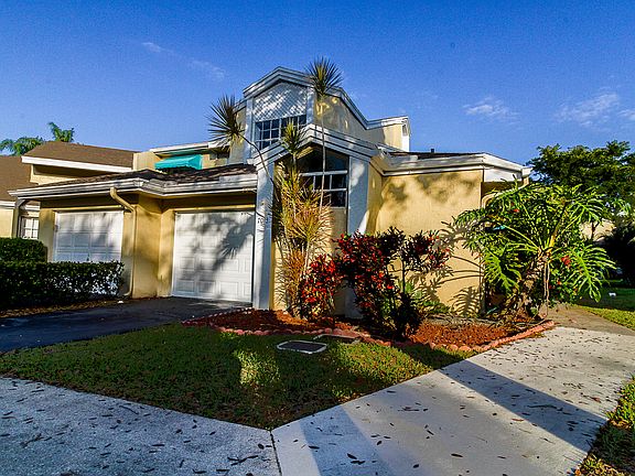 4th image of 7013 Woodmont Way
