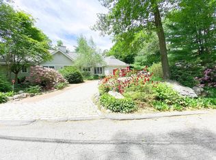 24 Hayes Ln, Lexington, MA 02420