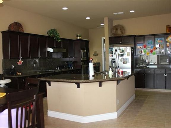 Kitchen with granite & stainless appliances
