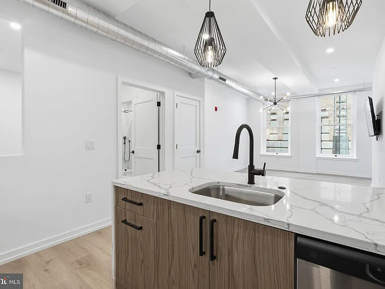 1232 Chancellor St #3C — Photo 5