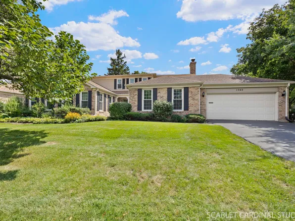 1040 Creekside Dr, Wheaton, IL 60189