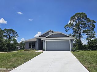 574 Fernwood Ave NW, Palm Bay, FL 32907