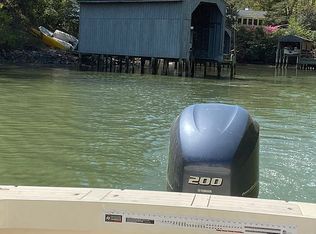 161 Cox Landing Rd, Topping, VA 23169