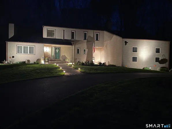 70 Pine Hollow Drive, Middlebury, CT 06762