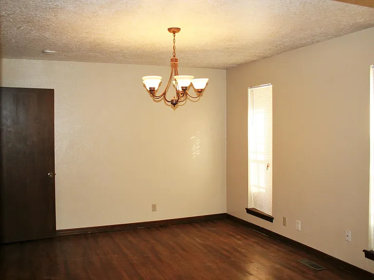 4019 Coventry Ln — Photo 10