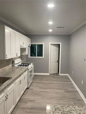 3 bed, 2.0 bath, 1600 sqft, $1,500 — Photo 3