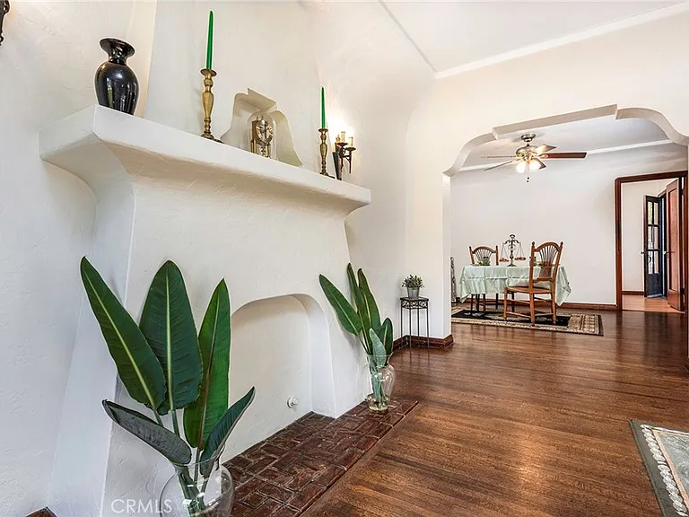429 Olive Ave — Photo 6