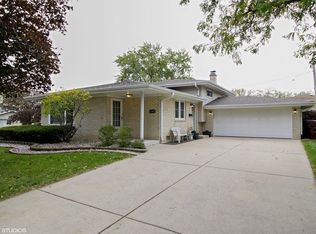 16401 George Dr, Oak Forest, IL