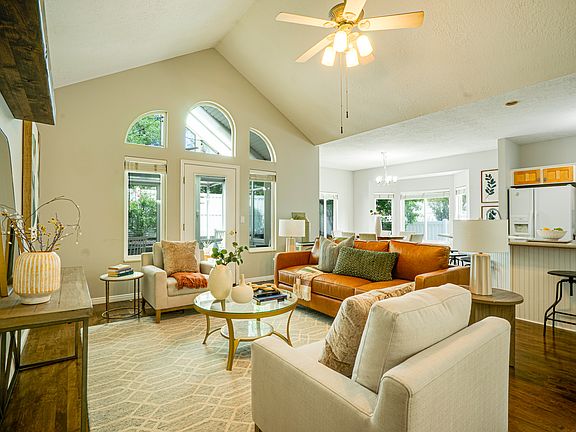 5th image of 1433 E Forge Way