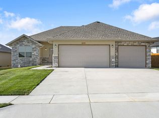672 W Pinewood St, Nixa, MO 65714