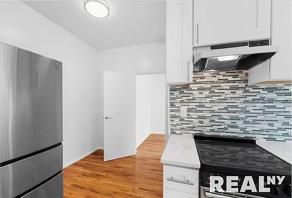 Rented by REAL New York | media 19