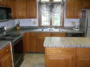 12335 Fowlers Mill Rd, Chardon, OH 44024