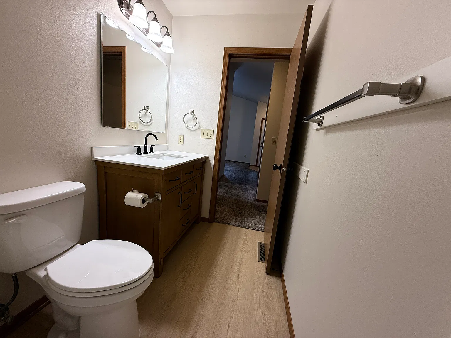 2 bed, 1100 sqft, $1,350 — Photo 2