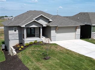 25488 W 83rd Ter, Lenexa, KS 66227