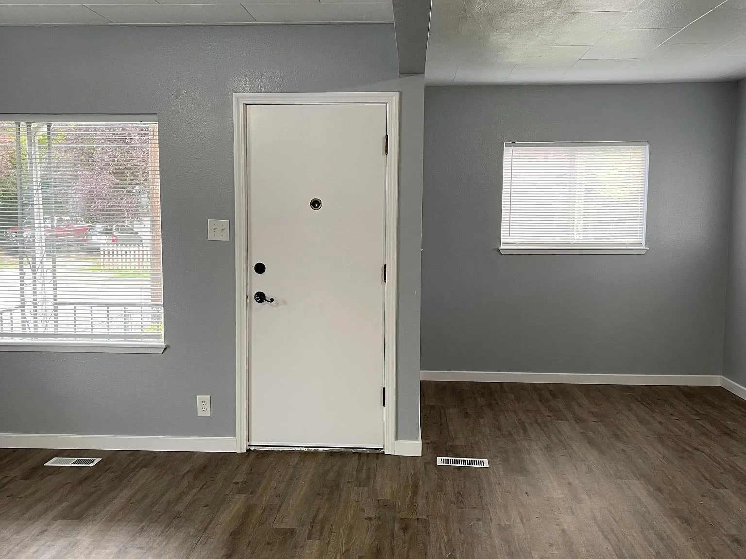 3 bed, 1462 sqft, $2,475 — Photo 2