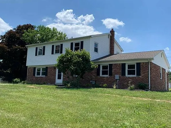5412 W Sarah Myers Dr, West Terre Haute, IN 47885