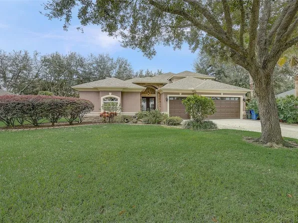 1304 Oxbridge Dr, Lutz, FL 33549