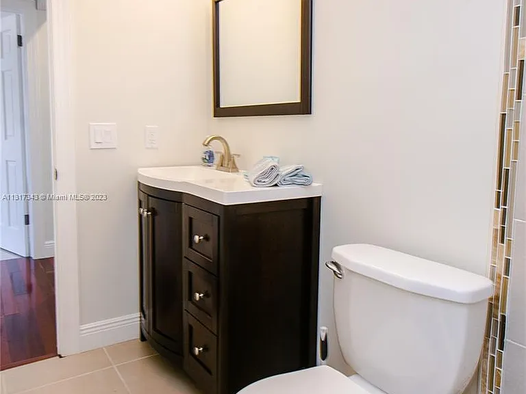 951 Washington St — Photo 12