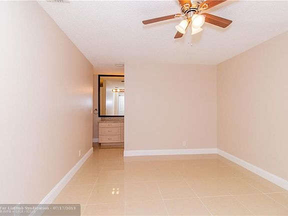 5th image of 3470 NW 47th Ave