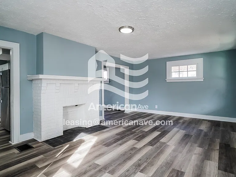 497513_003_wm_-_living_room_13559065.jpg