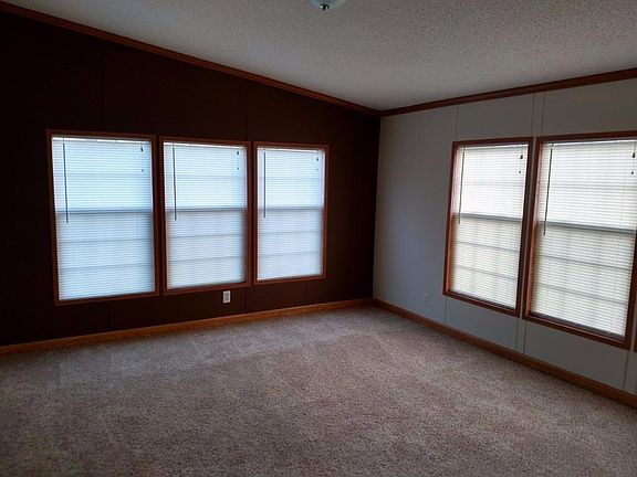 3rd image of 168 Willow Pointe Dr