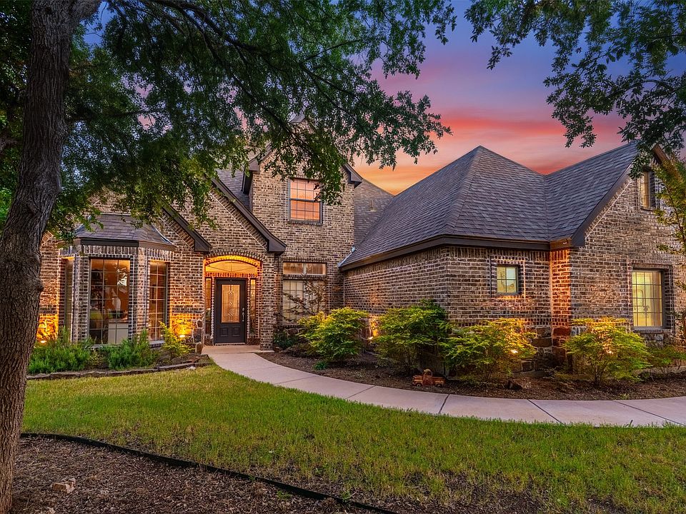 1st image of 135 Crooked Stick Ln