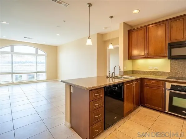 3887 Pell Pl Unit 415, San Diego, CA 92130