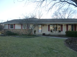 10225 Hickory Rd, Tremont, IL 61568