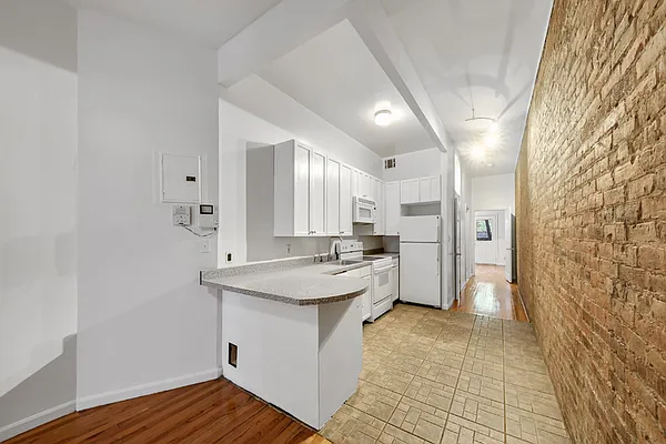 Rented by Cooper & Cooper Real Estate | media 1