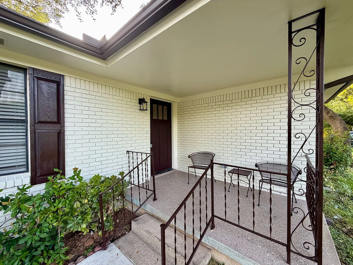 Completely Renovated 3BR / 2BA House | Midway ISD — Photo 3