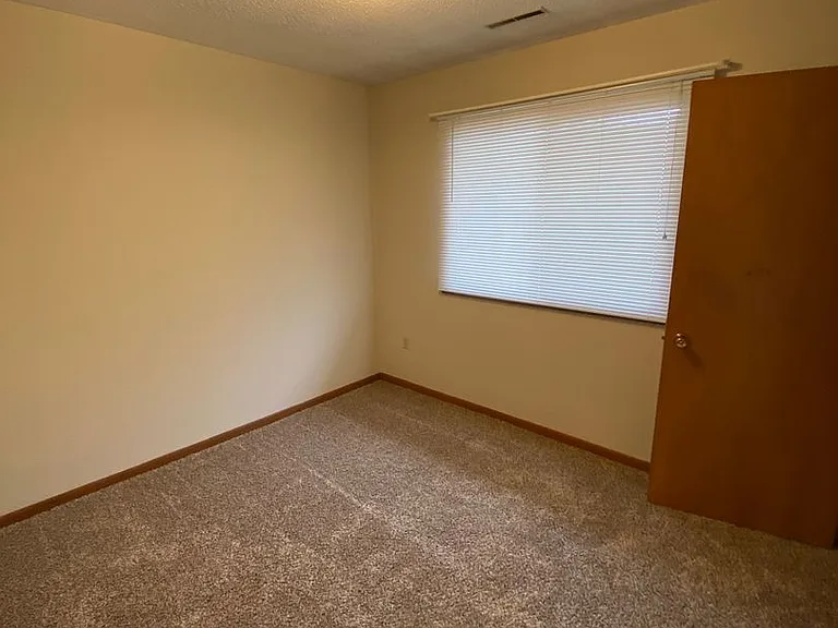 Raceway Park Apartments — Photo 9