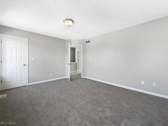 5th image of 2214 E 46th St