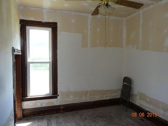 5th image of 1031 Prospect Ave SE